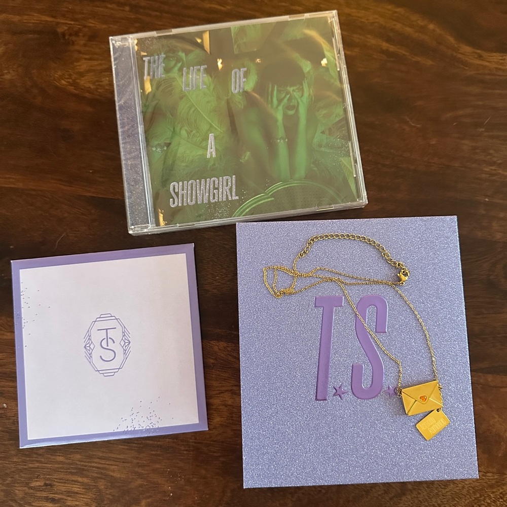 Taylor Swift The Life of a Showgirl CD It’s Rapturous Edition Necklace